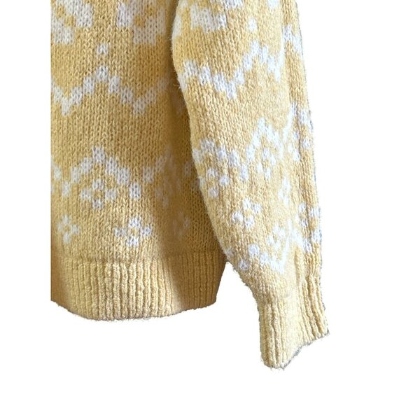 Vintage-Inspired H&M Medium Yellow Sweater White Snowflake Print Medium Winter - Picture 2 of 5